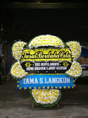 Papan Bunga Duka di Binakal