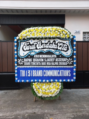 Papan Bunga Duka di Binakal